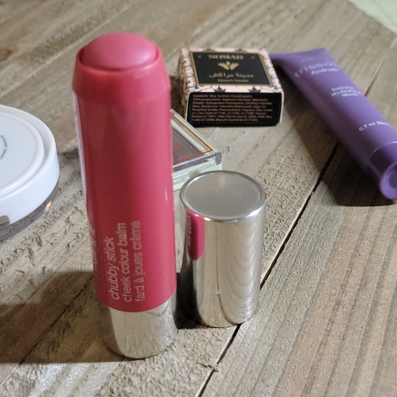 Makeup  bundle - Picture 5 of 14